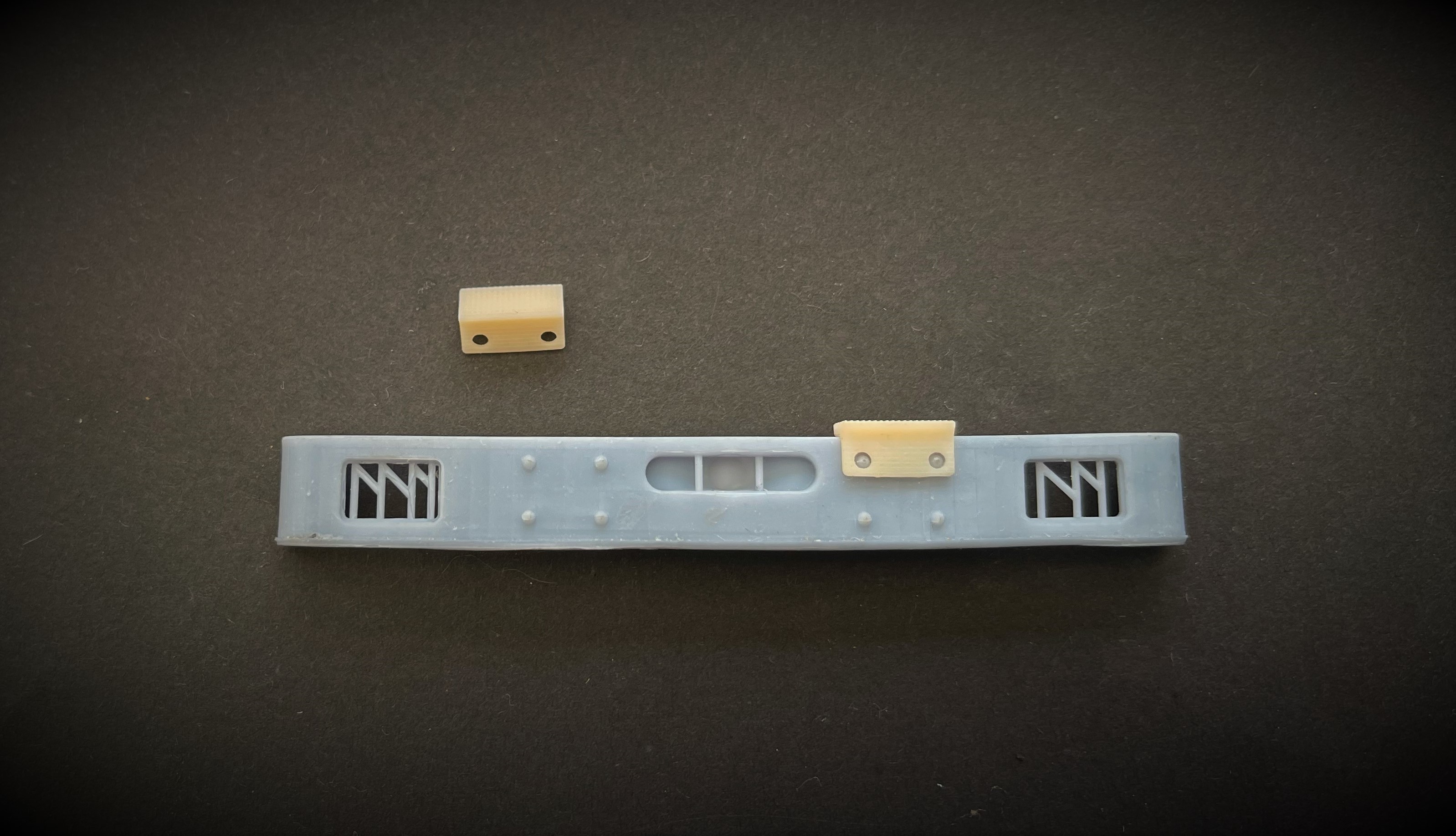 Foot steps to front bumper for scania 2/3 series    2 pcs  1:24 Resin  - 2