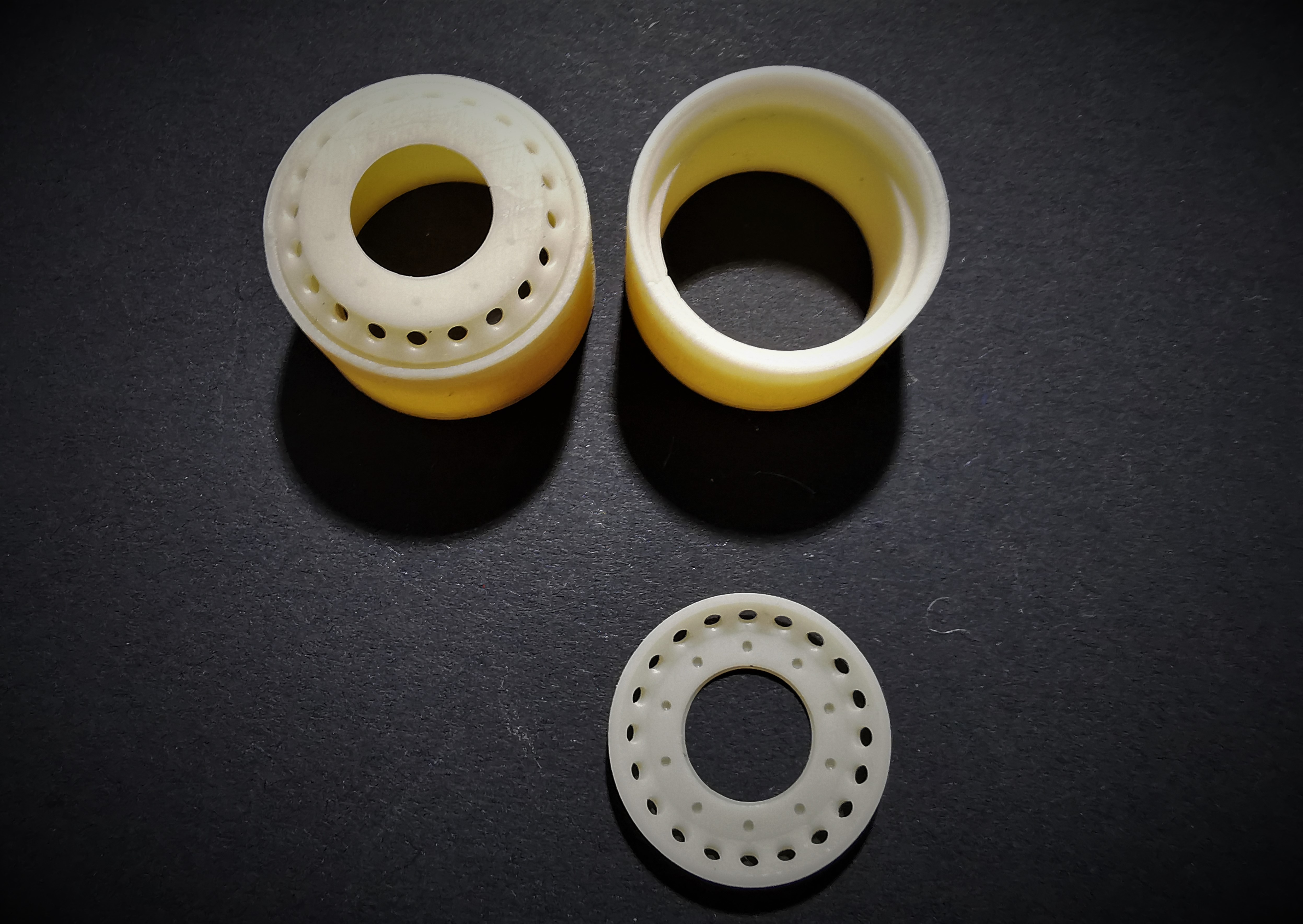 Supersingle Split-rim deep 20-holes 1:24 Resin  2pcs (WITHOUT BOLTS)