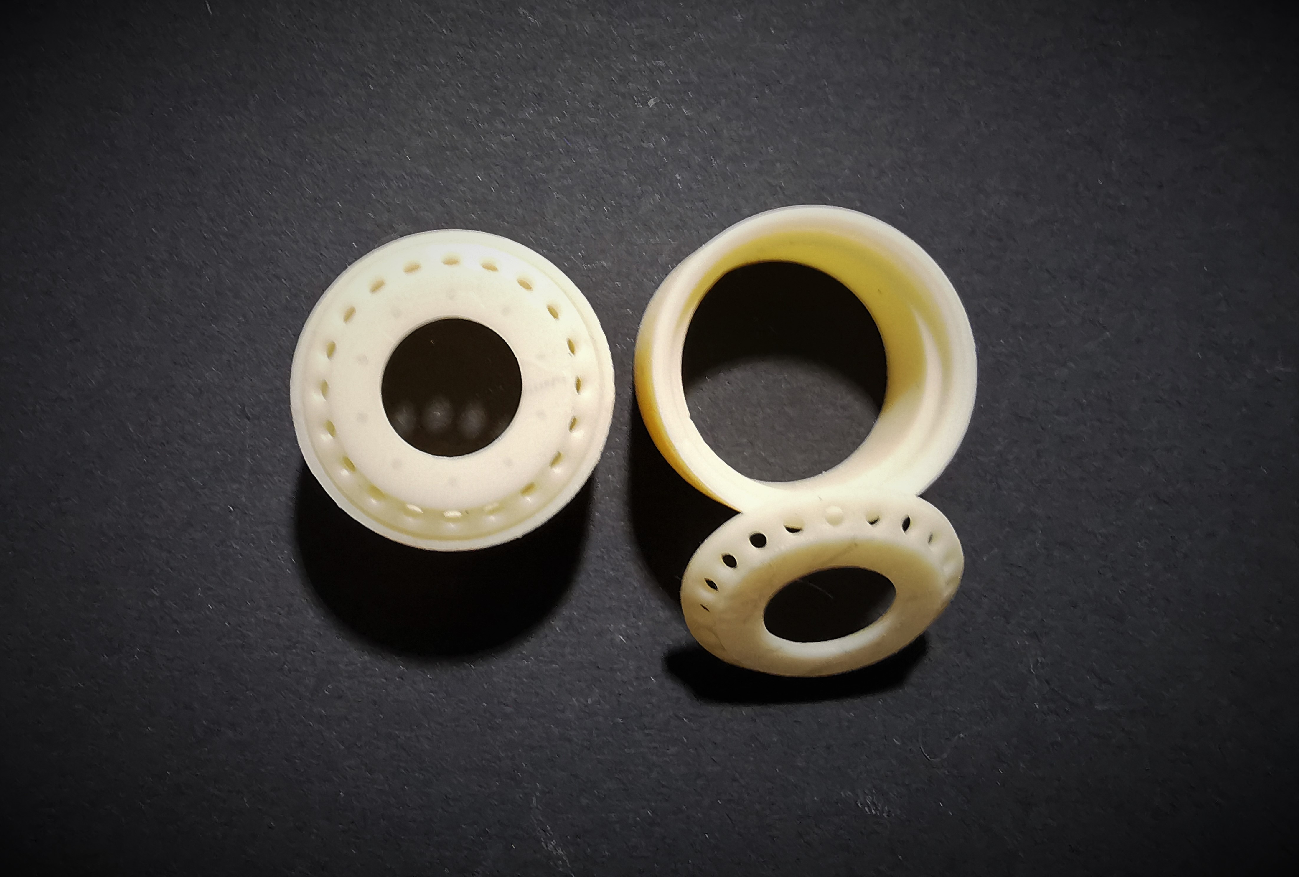 Supersingle Split-rim deep 20-holes 1:24 Resin  2pcs (WITHOUT BOLTS) - 2