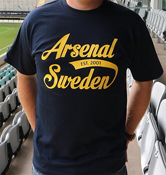 ARSENAL SWEDEN TEE EST 2001 - BLÅ