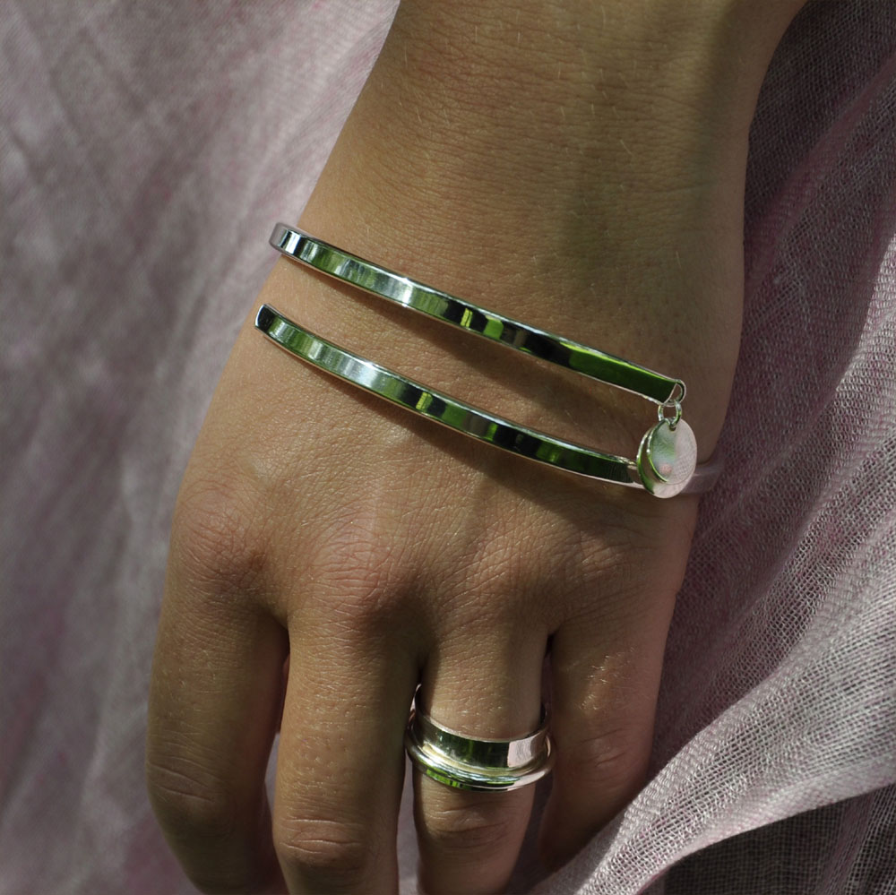 Silver bracelet with overlapping ends  - 2
