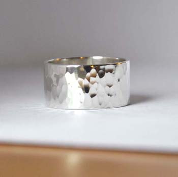 Hammered ring