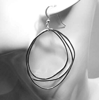 Earring hammered loops
