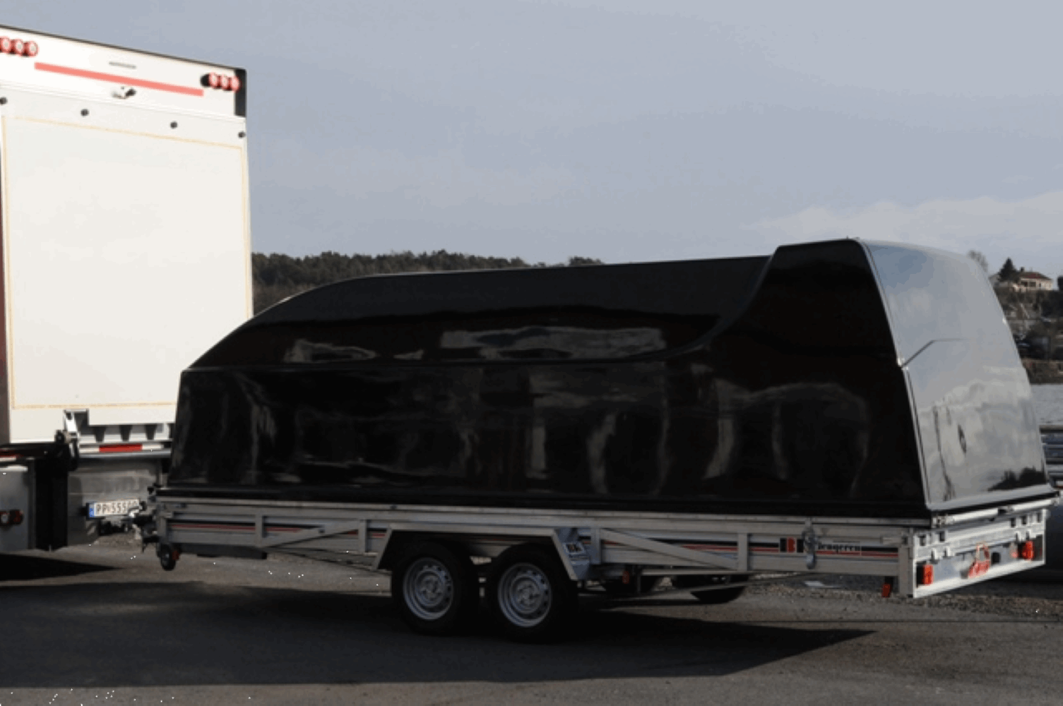 Flaktrailer 520 x 205 cm -med svart kåpa :: 2700 :: 3500 kg - BK - Black Edition - - 3