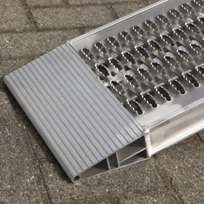 Henra - körramper i aluminium - PLATFORM