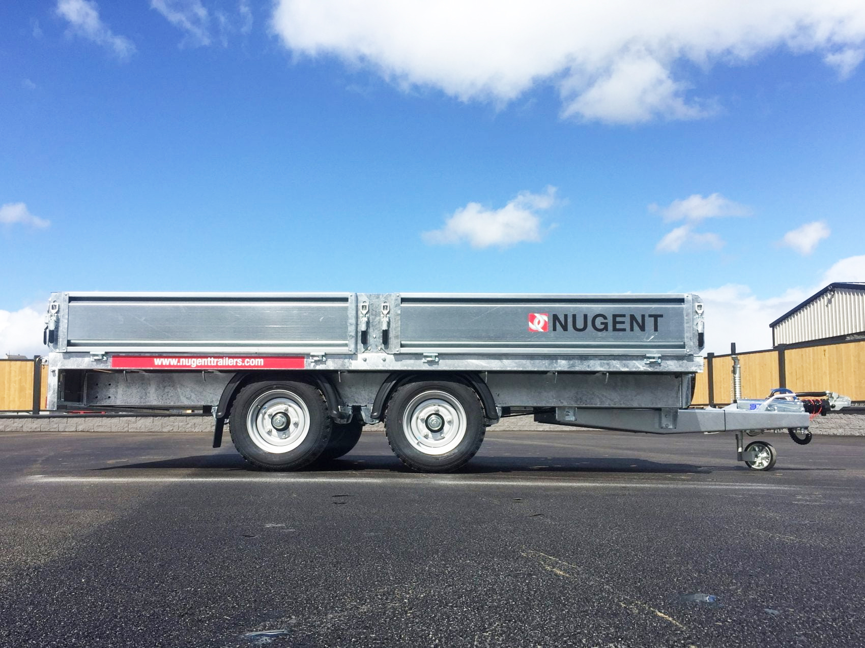 4300 x 2000  mm : : 3500 kg - 2 eller 3-axlad :: Nugent F4320H/T