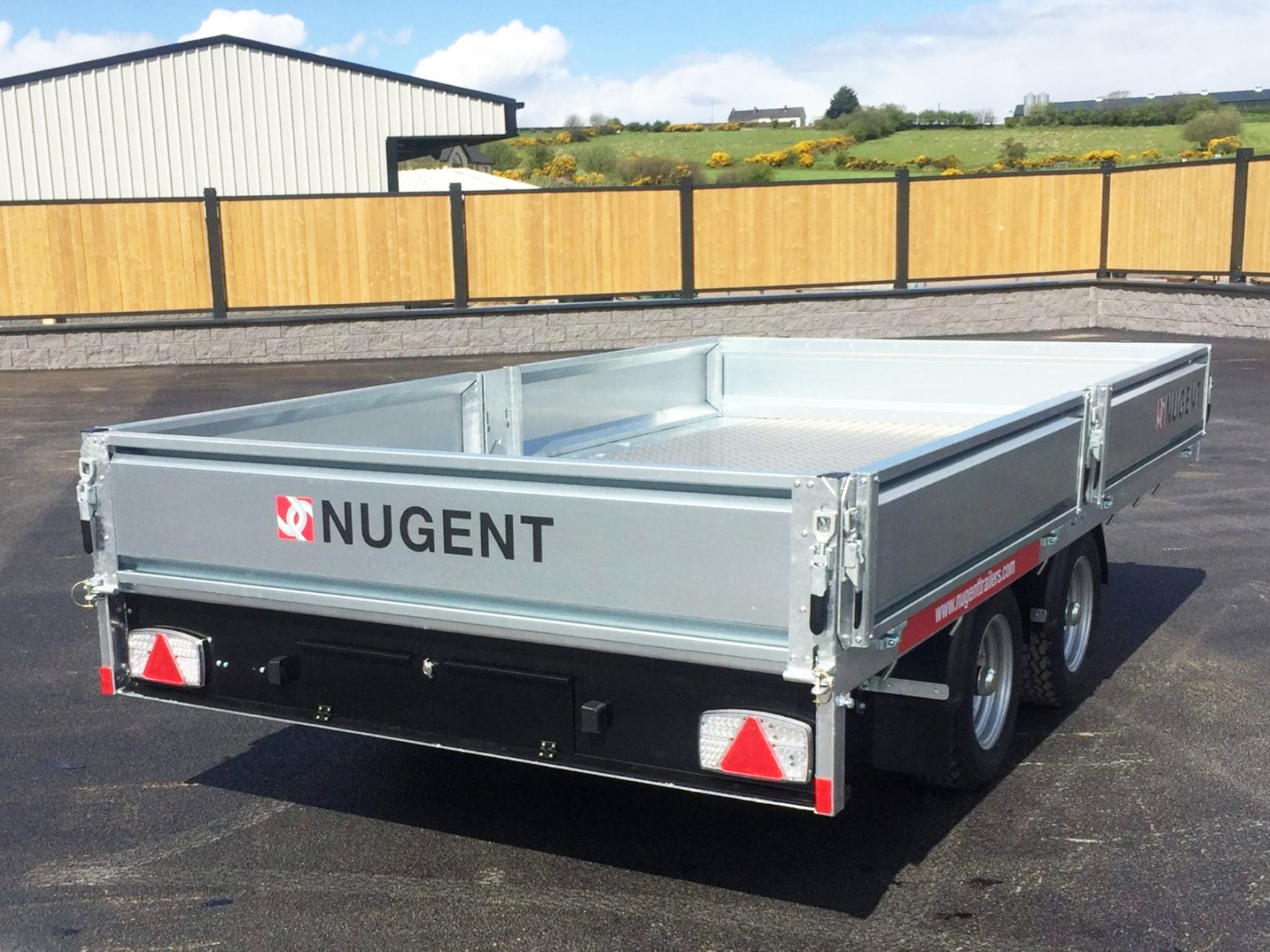 5500 x 2000  mm : : 3500 kg - 3-axlad :: Nugent F5520T - 2