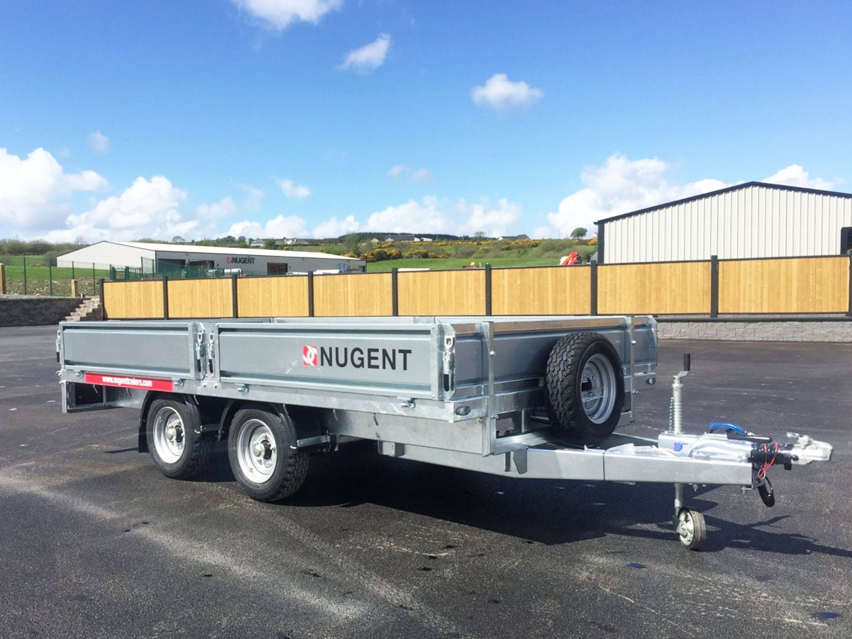 5500 x 2000  mm : : 3500 kg - 3-axlad :: Nugent F5520T - 3