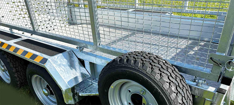 437 x 187 cm - ::: 3500 kg ::: 2- eller 3-axlad ::: Nugent Maskintrailer P4318H - 4
