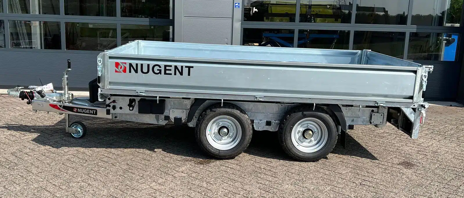 310 x 180 - 3500 kg :::  Bakåt-tipp NUGENT T3118H - 5