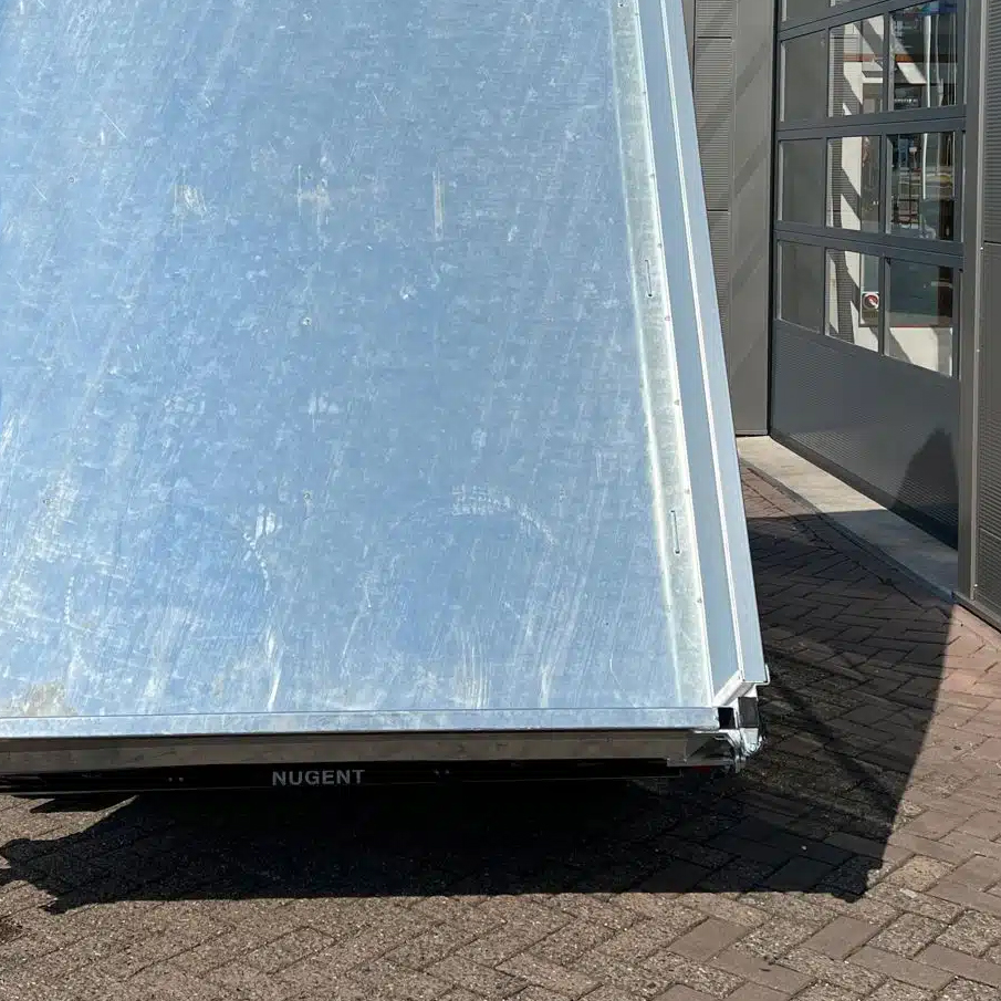 310 x 180 - 3500 kg :::  Bakåt-tipp NUGENT T3118H - 3
