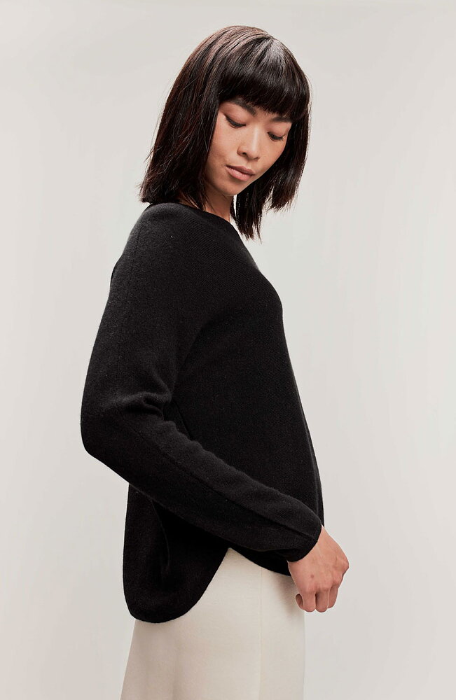 Kashmirjumper curved svart