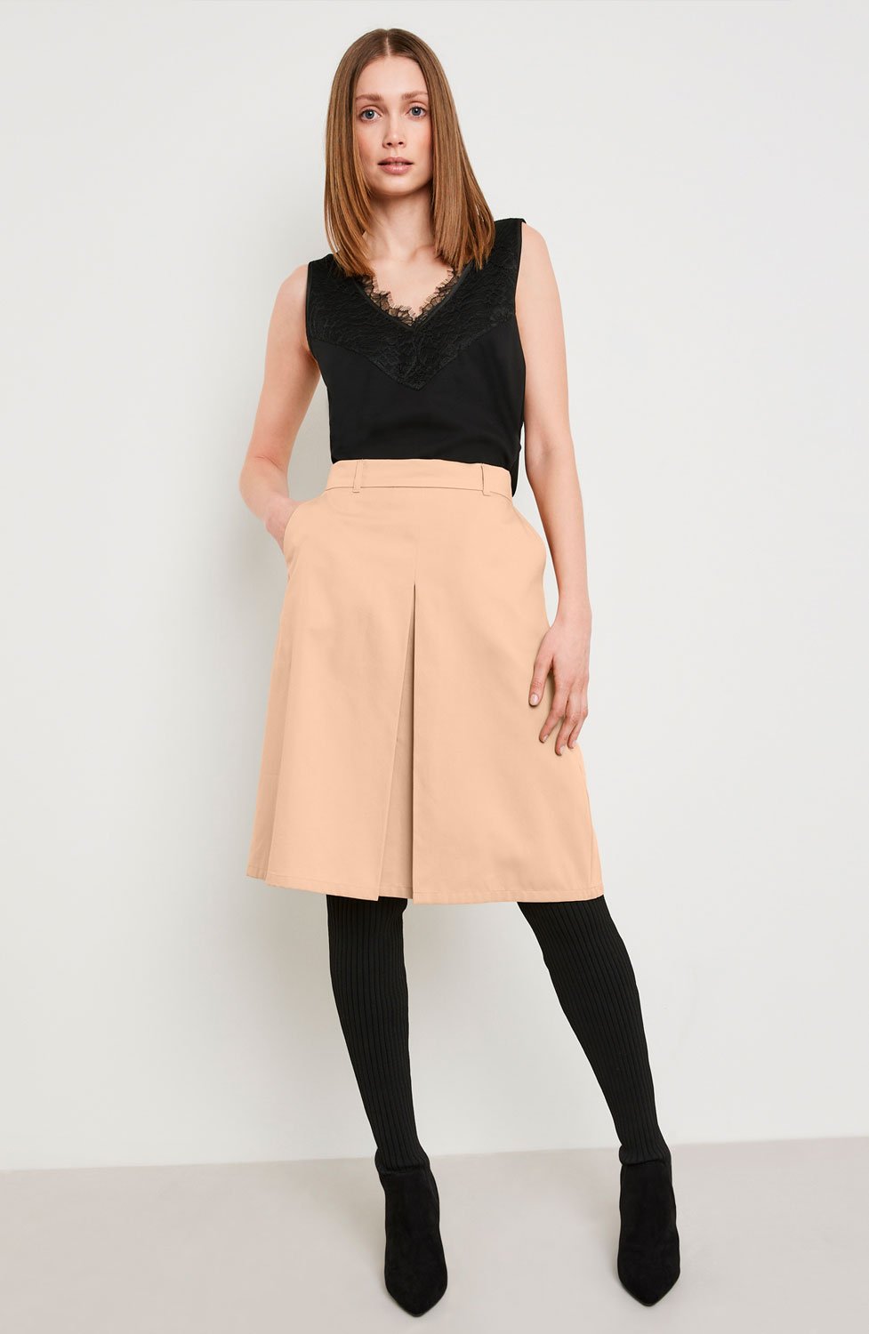 Bomullskjol veck fram beige