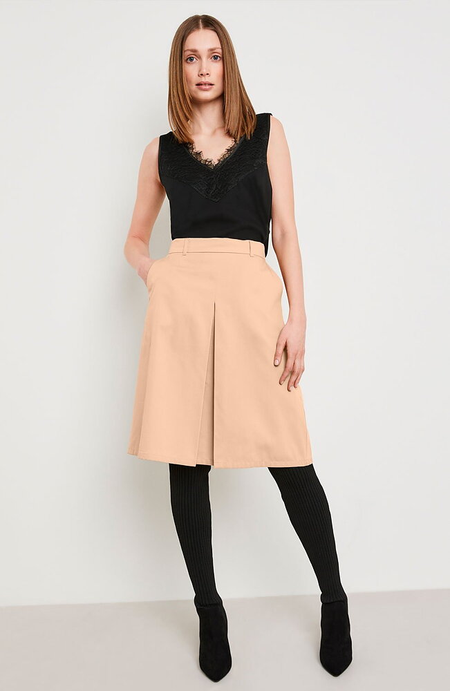 Bomullskjol veck fram beige