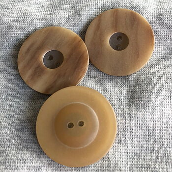 Knapp, beige, 28 mm