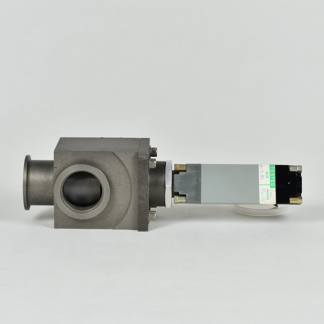 Angle valve DN40ISO-KF w/ Compair pneumatics