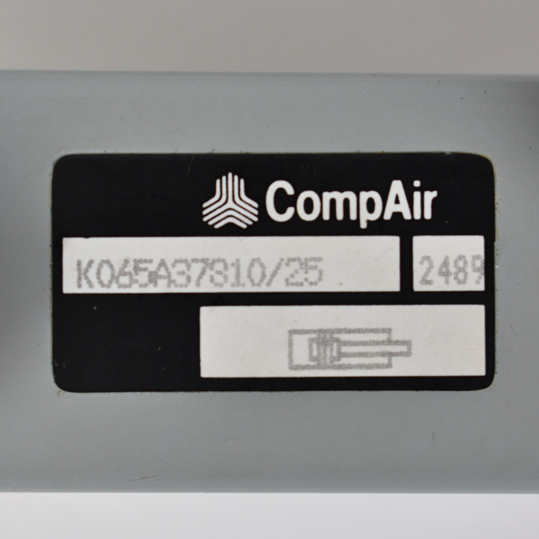 Angle valve DN40ISO-KF w/ Compair pneumatics - 3