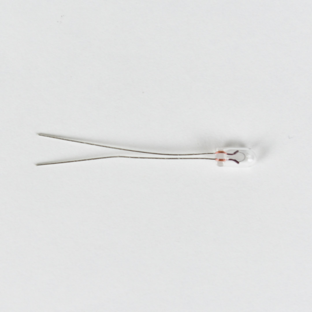 Bi-Pin-Lampe 5VDC für Alcatel Lecksucher ASM10/50/51