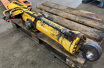 Lifting cylinder BM 4400 Left