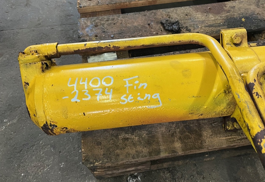 Lifting cylinder BM 4400 Left - 3