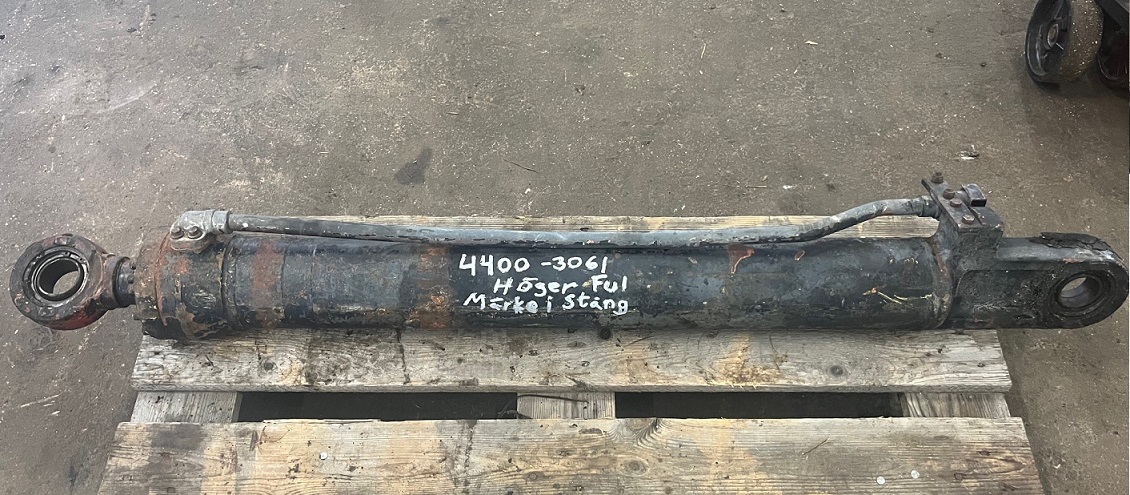 Tilt cylinder BM 4400 Right