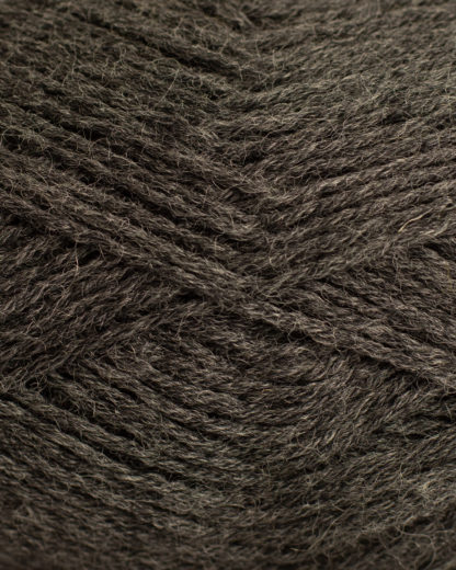 28390 Ash Grey, Mellanraggi