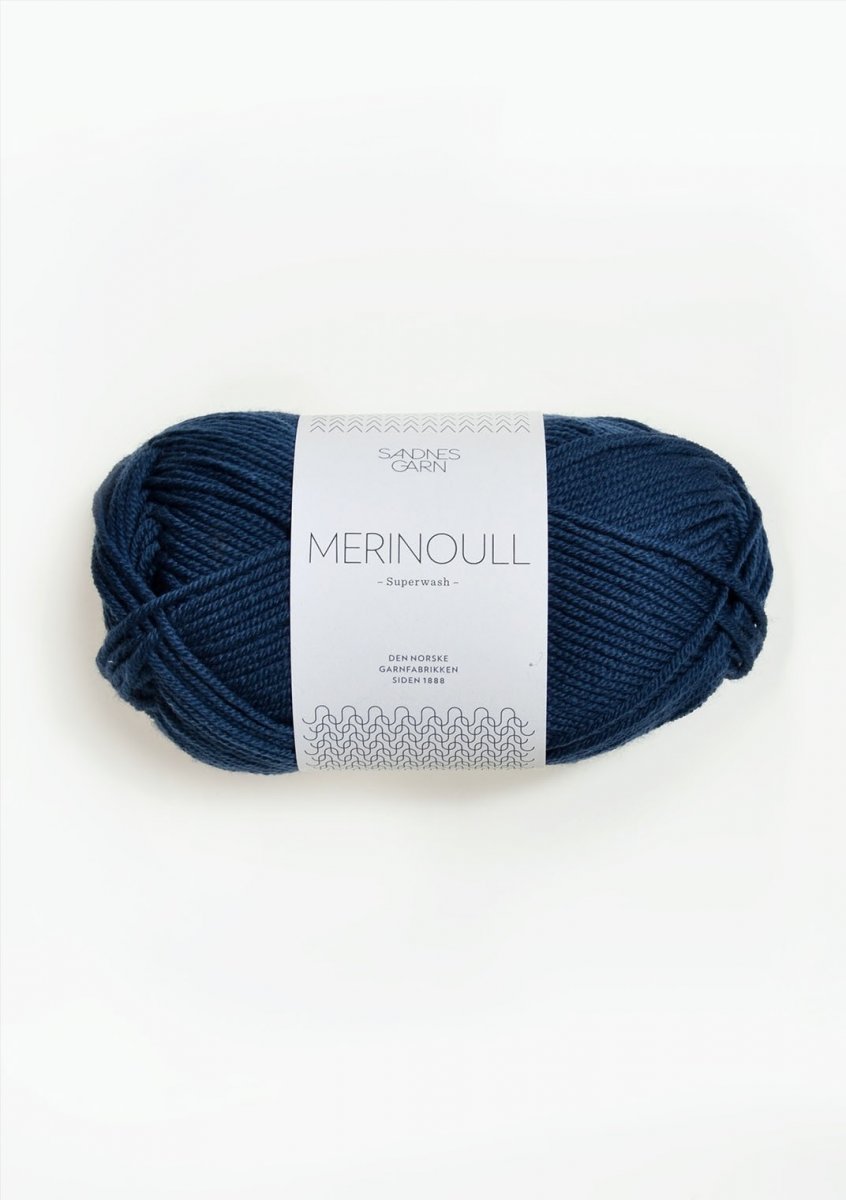 6062 Mörkblå Merinoull