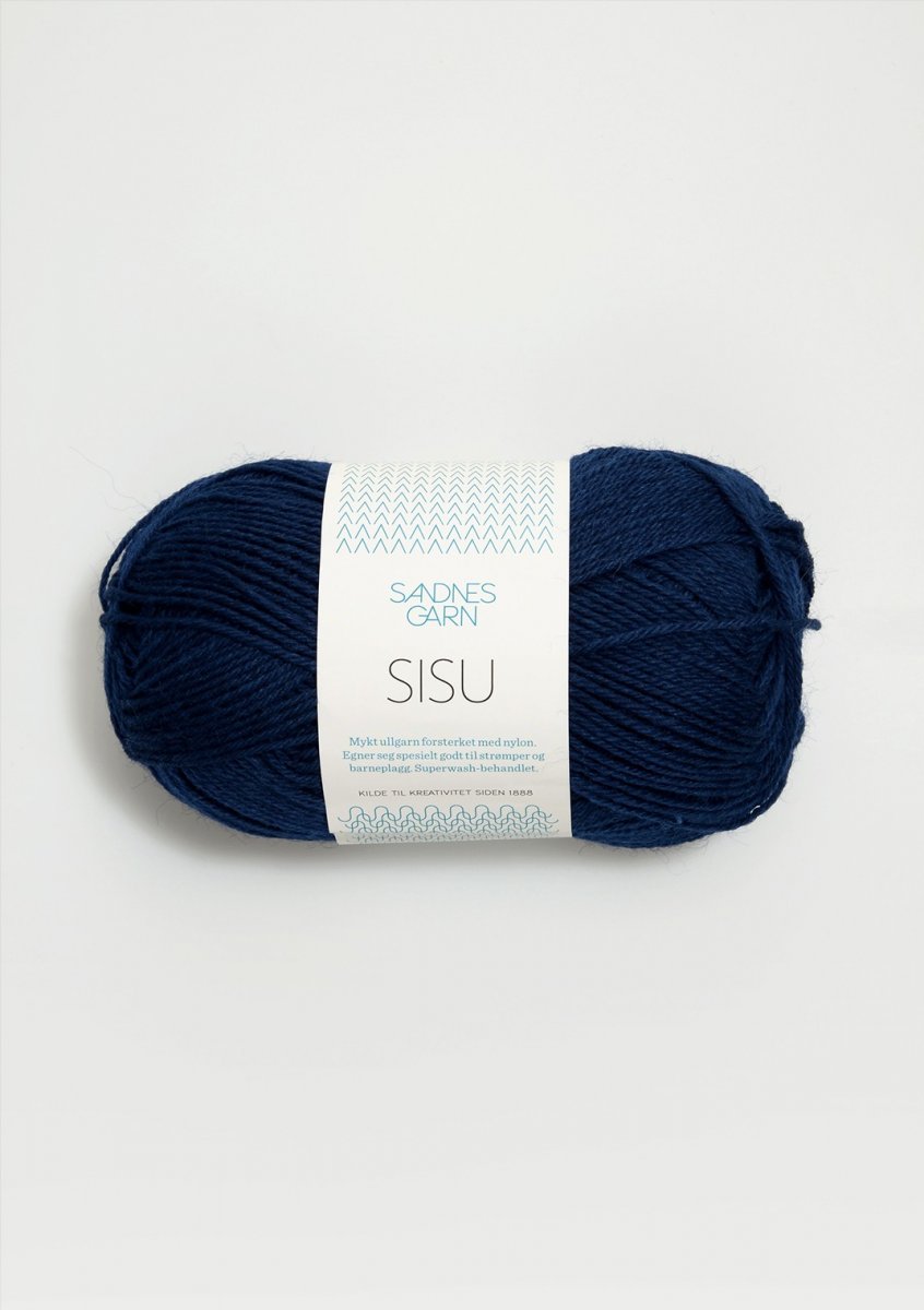 5575 Marinblå, Sisu