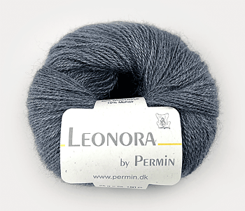 880418 Grå, Leonora