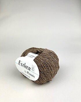 883463 Mocha Mousse, Esther