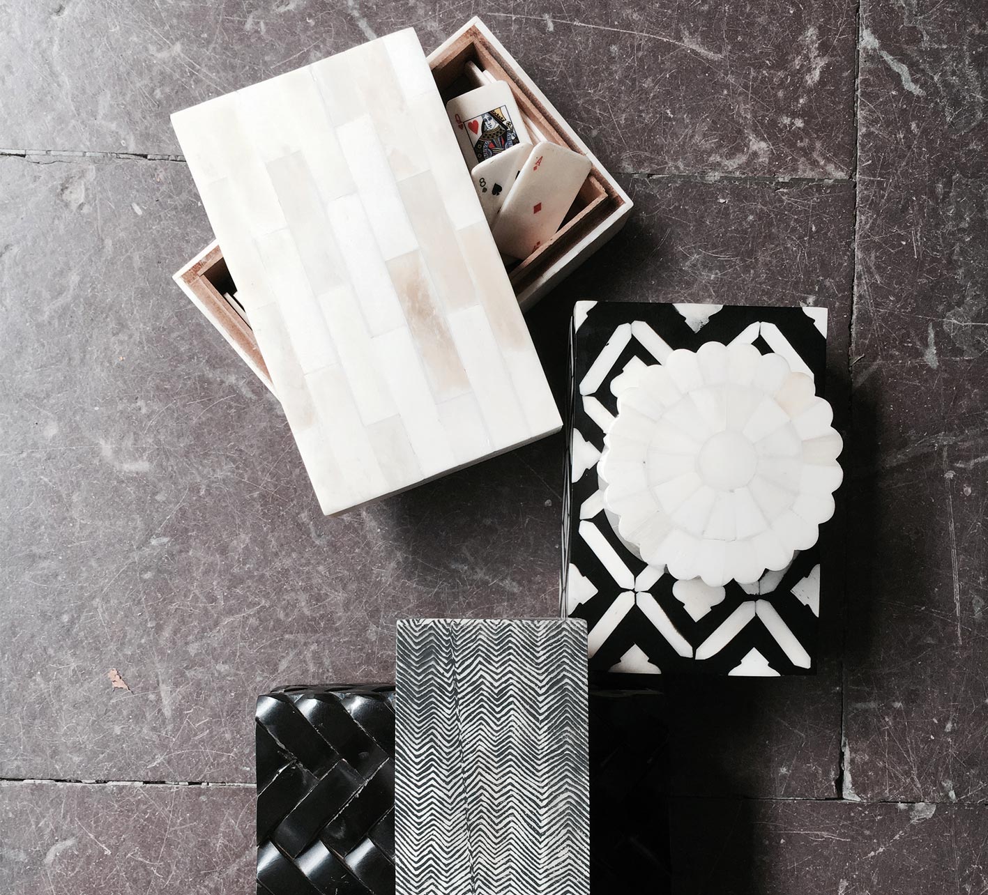FINING ROUND BOX WHITE