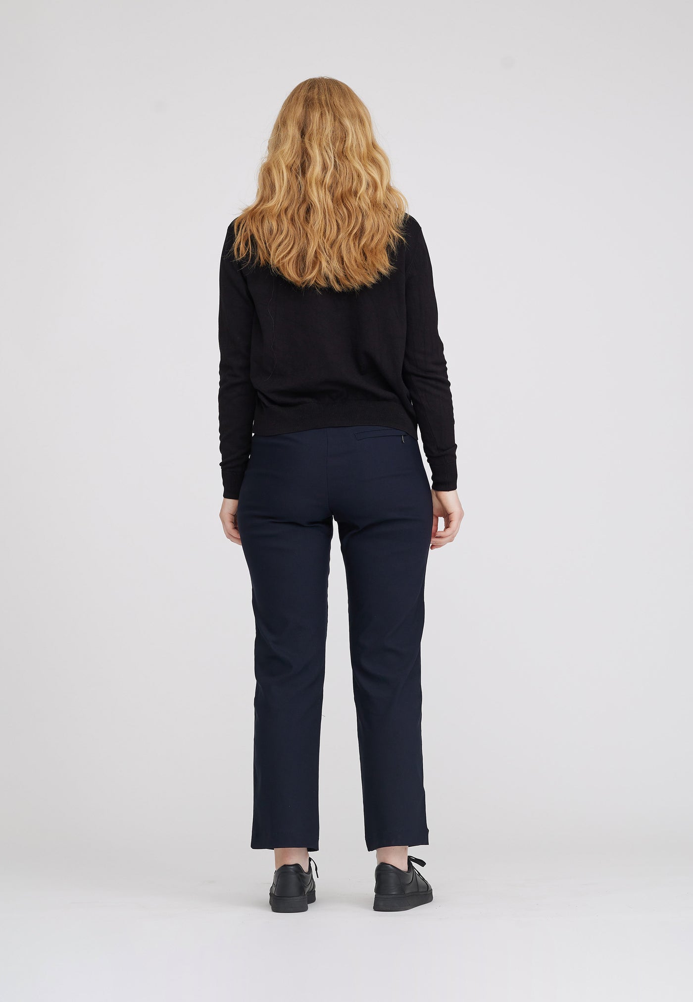 Charlotte Regular ML - Ultimate Black - Laurie