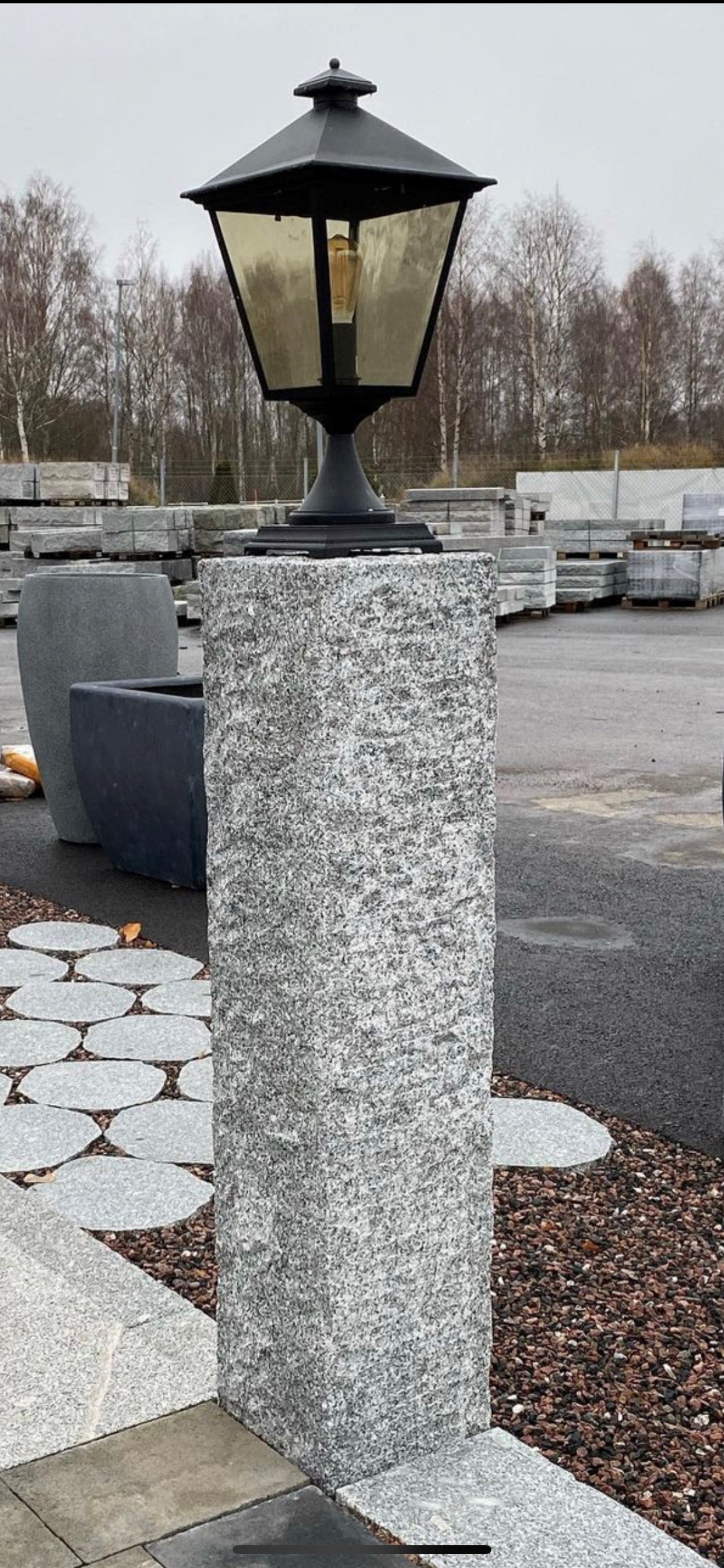 Granitstolpe med färdigborrat hål 30*30*200 cm