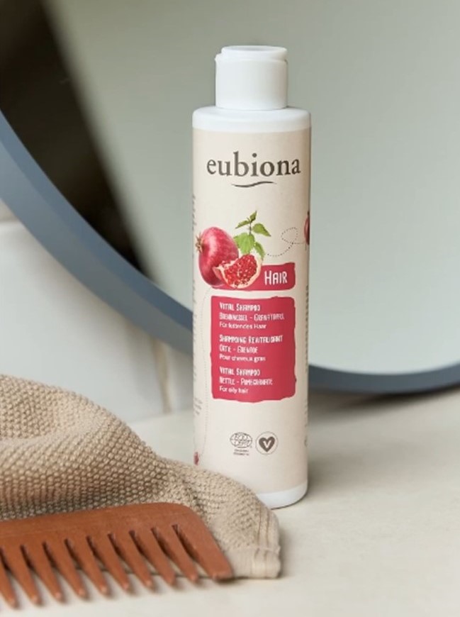 Eubiona Vital Ekologiskt Schampo Nässla & Granatäpple 200 ml - För fett hår - 2