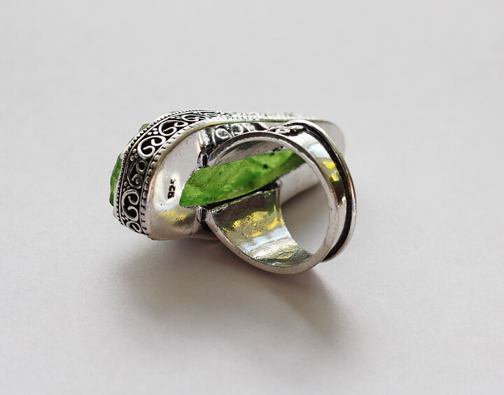 Magnifik ring med grön kvarts 