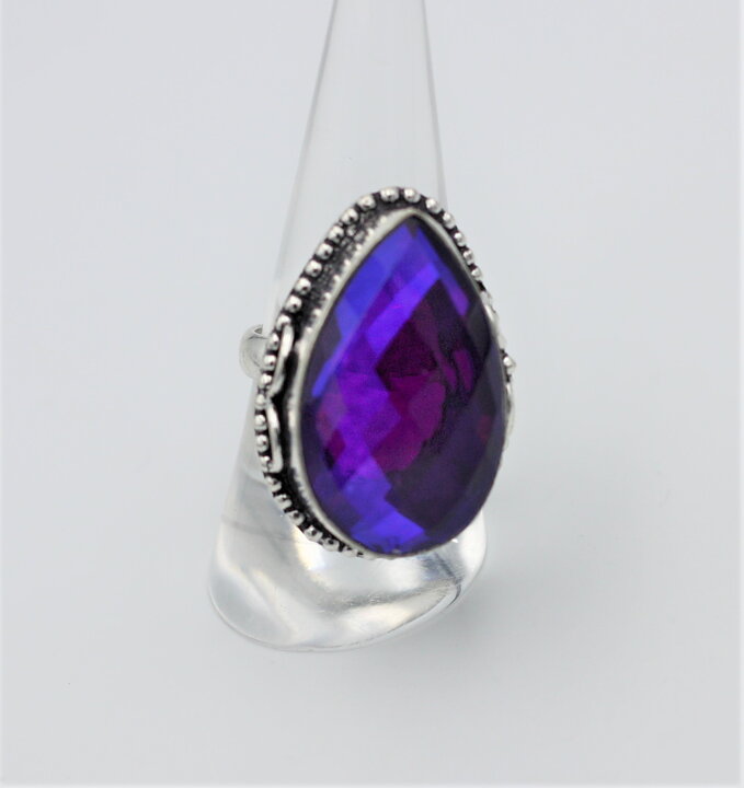 Ring med lila glas stl 18,5