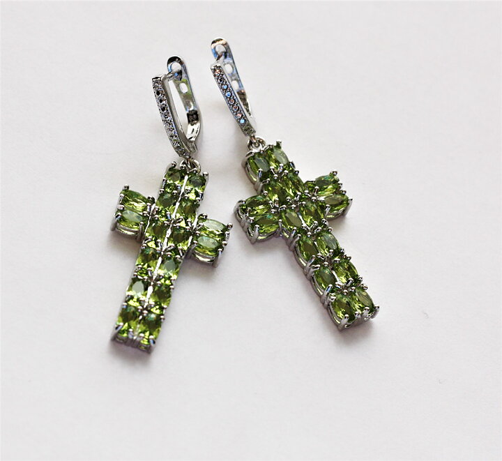 Korsörhängen med peridot
