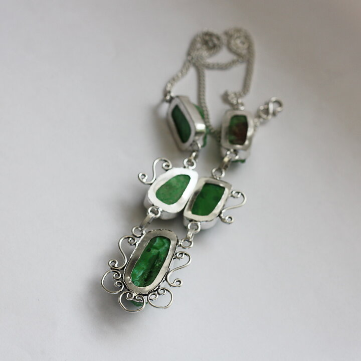 Halsband med grön druzy agat