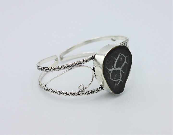 Stelt armband med draksten (septarian)