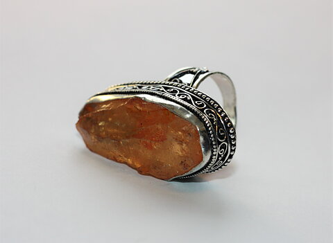 Magnifik ring med orange kvarts stl 19