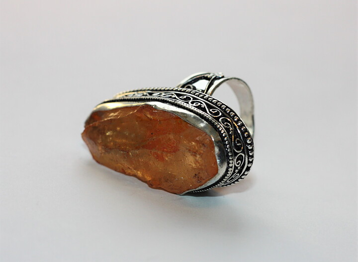Magnifik ring med orange kvarts stl 19