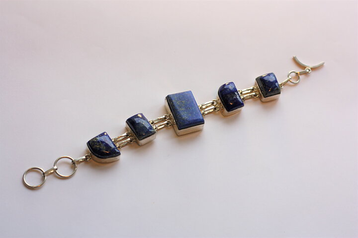 Armband med lapis lazuli