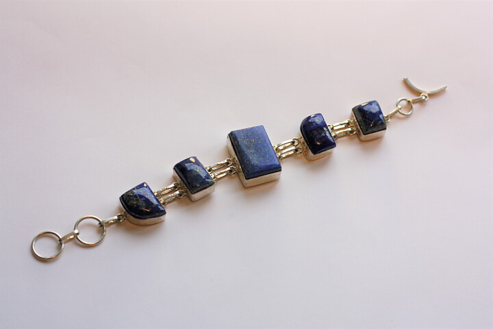 Armband med lapis lazuli