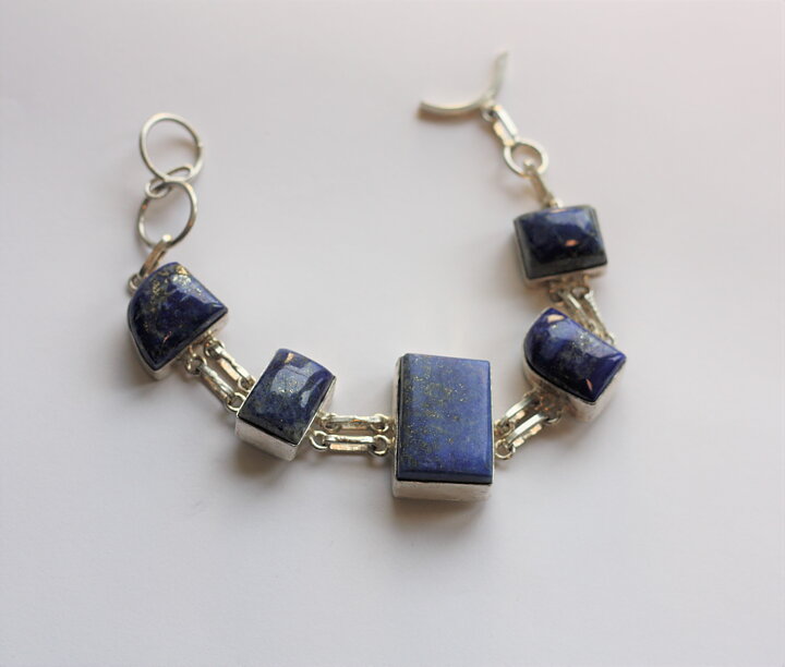 Armband med lapis lazuli