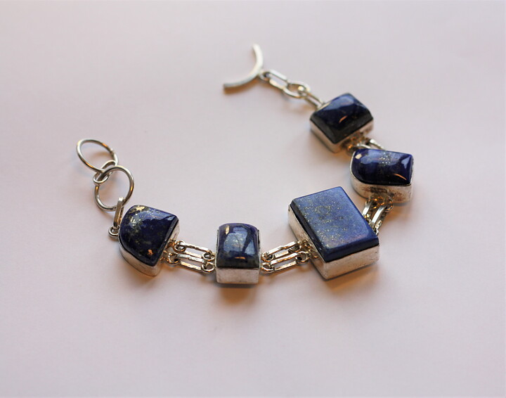 Armband med lapis lazuli