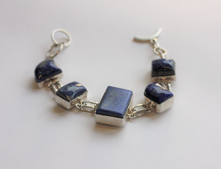 Armband med lapis lazuli