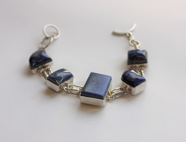 Armband med lapis lazuli