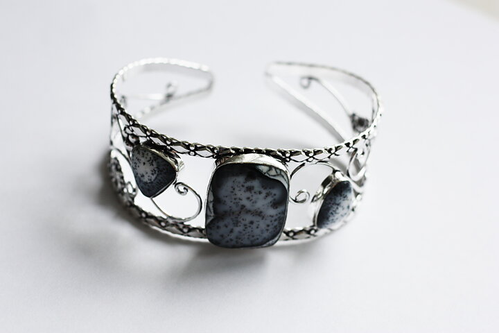 Stelt armband med dendrit opal agat