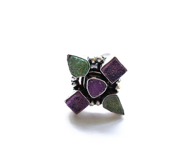 Ring med flerfärgad druzy agat stl 17