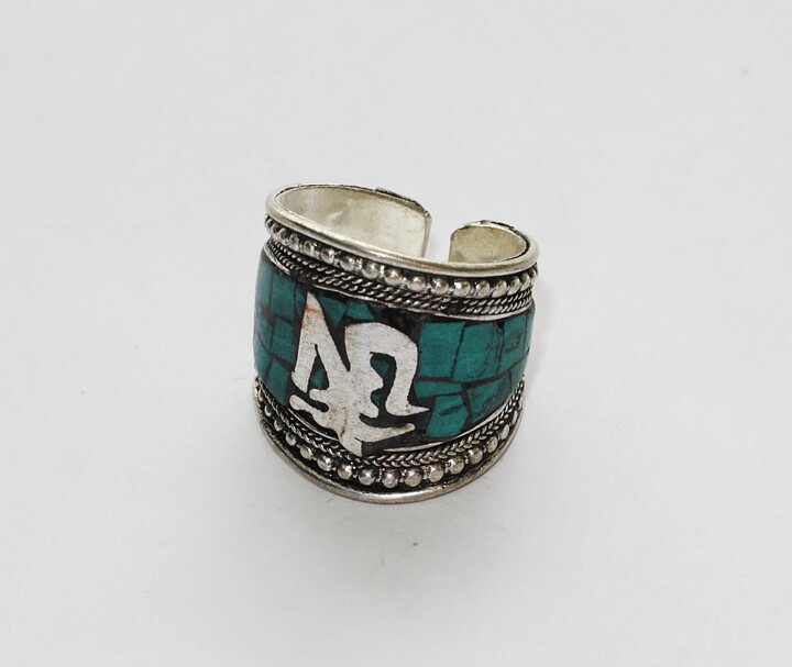 Ring med aum tecken 